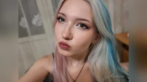 LayneCline — Stylish look with makeup