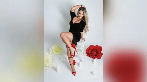 DenisePerry — Black &amp; Roses
