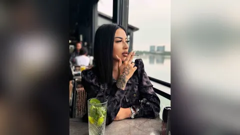 VanessaColby — The Queen !