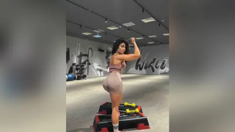 LisaBonna — #FitGirl Strong &amp; Sexy Posing