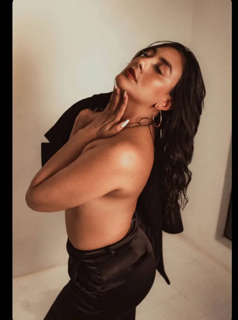 Saray_Collinss — Streamate Photos