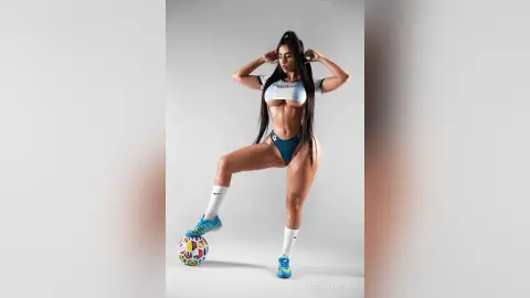 EstefaniaBrown — Let's play football ⚽️