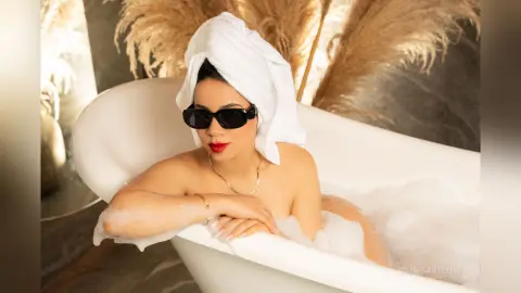VanesaBellini — hot tub time