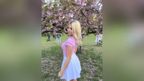 Moonlight Missy — Blondie likes to travel