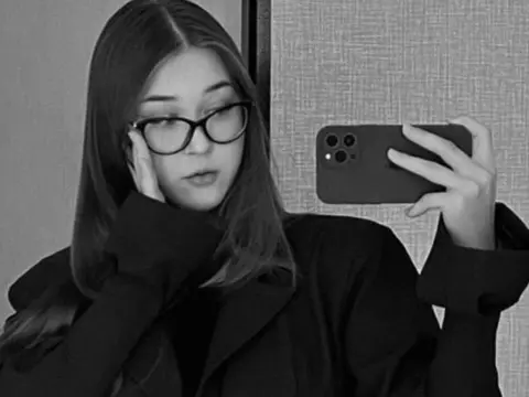 JenTevada cam model