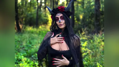 LoraEve — Halloween.