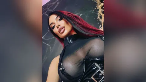 MoniqueSpelll — .