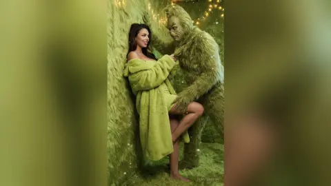 FlaviaMoon — Powered by Grinch Energy.