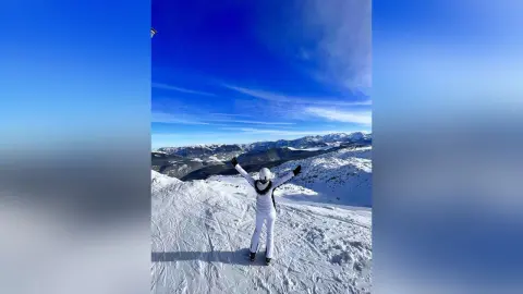 RachelVixen — Above the mountains 🏔️ 
