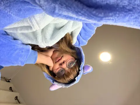 sweetdollcris — Streamate Photos