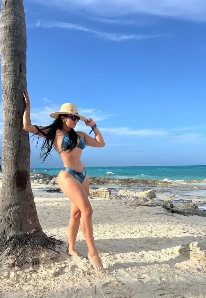 HollyReyes — Streamate Photos