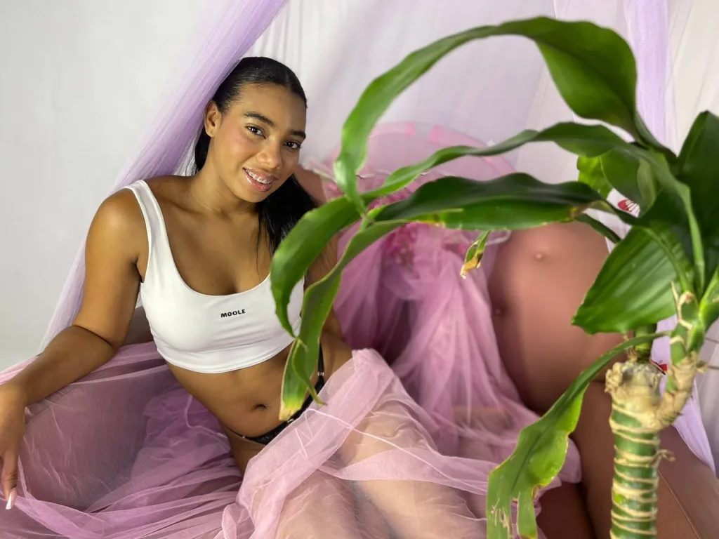 Scarlett_Bllack — Streamate Photos