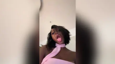BrianaHadid — Cute face😘