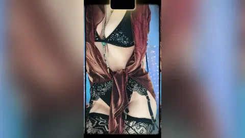 LeslieEden — .