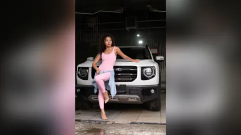 JessicaGate — Sexy car wash