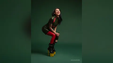 AgleaSwan — Latex My Passion