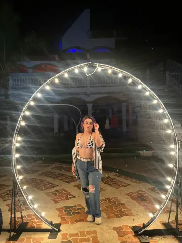 SophiaCyrus101 — Streamate Photos