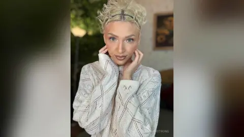 EmmaAmstrong — natural beauty