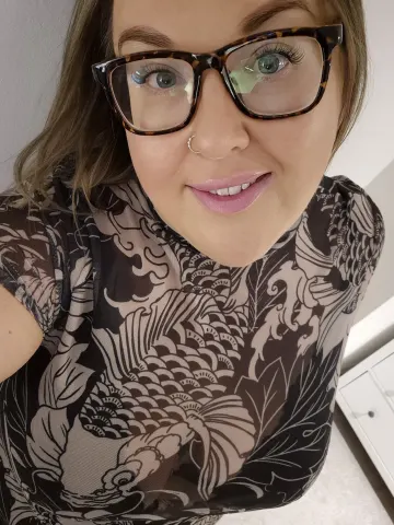 CuteAndCurvyX — Streamate Photos