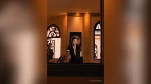 LannaCooper — In the gallery's heart