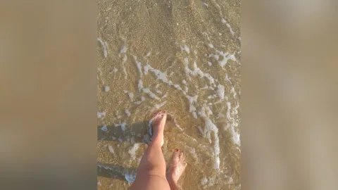 RebeccaCullen — Sexy feet👠👠and hot beach🔥🔥🔥