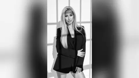 NickiBloom — Temptation