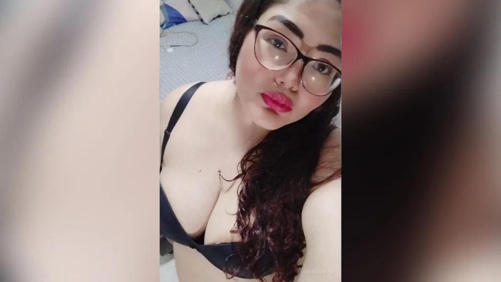 VidaCowan — Your sexy, curvy girl