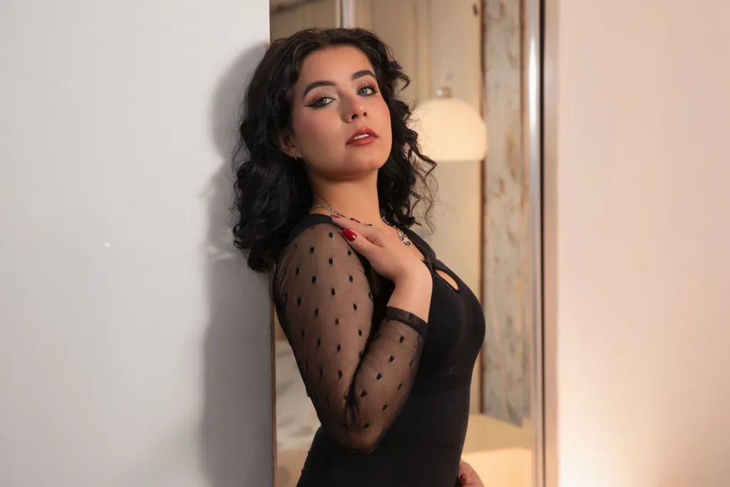 ElisseFox — Streamate Photos