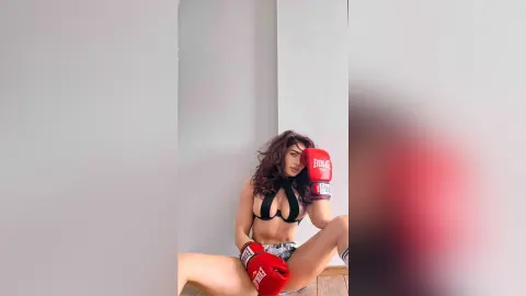 LisaBonna — #FitGirl Strong &amp; Sexy Posing