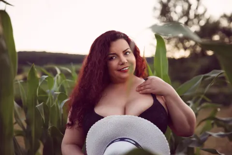 MiryamInes — Streamate Photos