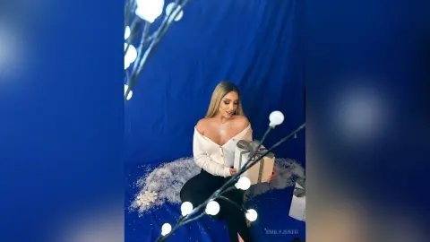 EmilyJener — HOT Christmas🎄🎁