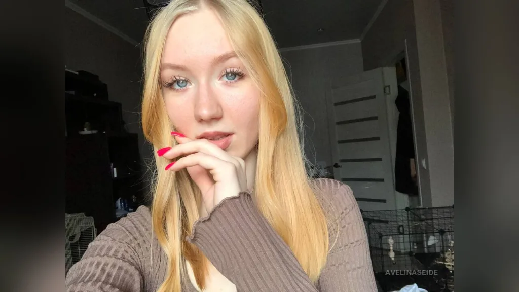 AvelinaSeide — live cam