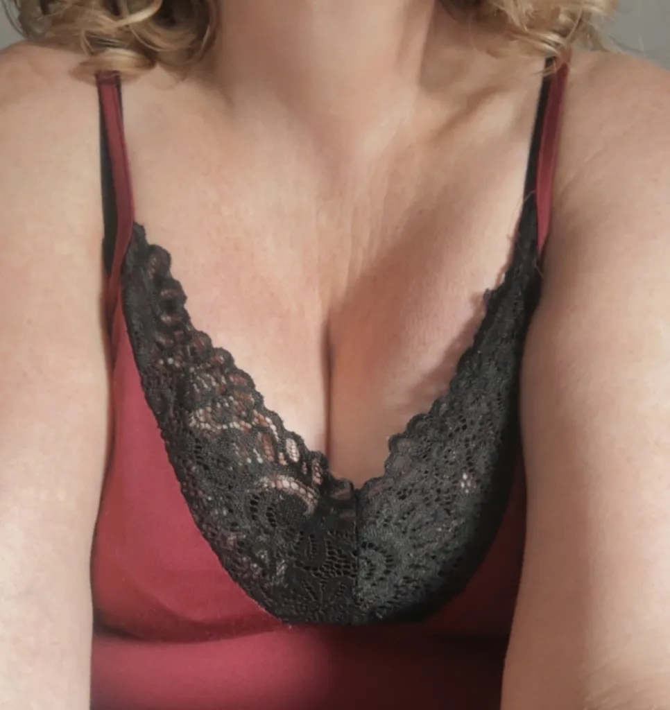 Curlyblonde22 — Streamate Photos