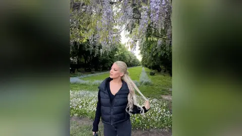Moonlight Missy — Blondie likes to travel