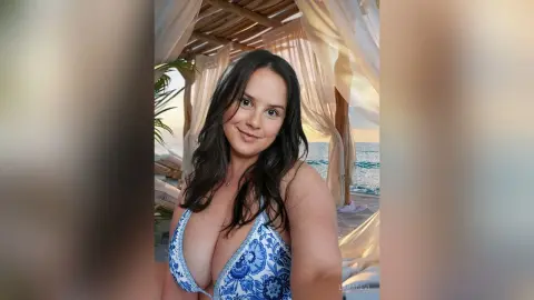 LaraDevi — Miss Bikini in Paradise
