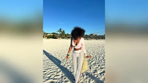 ElliePeyton — 😍🤍🌊