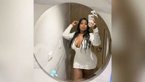 ElieLaurent — SexyLatina