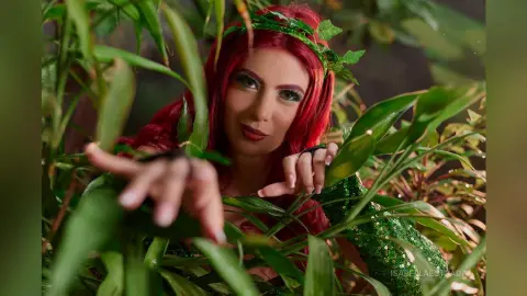 IsabellaEstrada — Love Me Closer