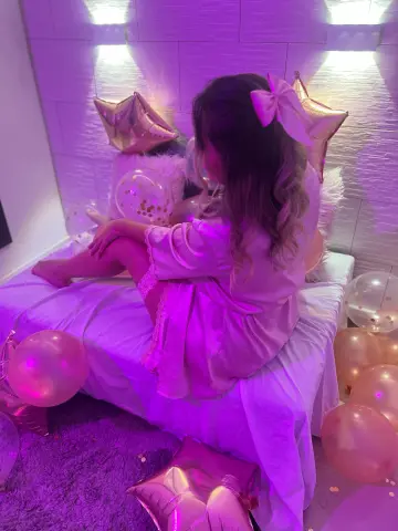 HannaT — Streamate Photos