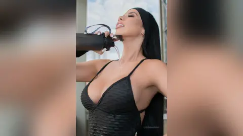 EstefaniaBrown — Gym