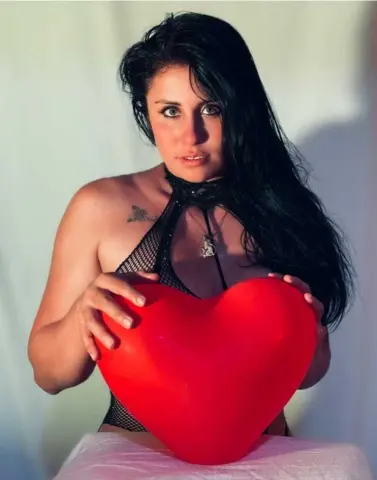 DannaJeinsGolden — Streamate Photos
