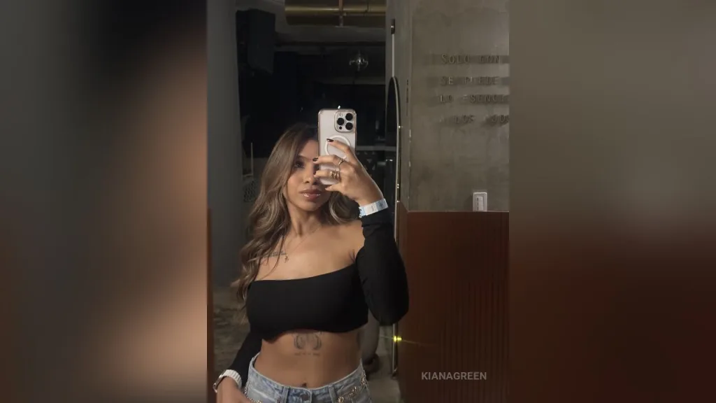 KianaGreen — look at me