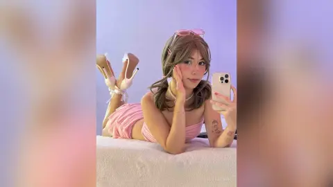 SukiiStark — Hey boy, im your Pink Princess💖