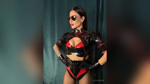 AgleaSwan — Latex My Passion