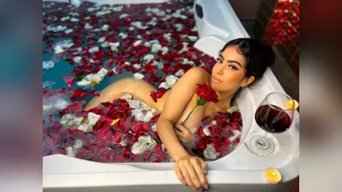 AmelyLu — HOT TUB
