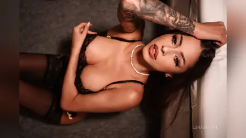 LunaDeVaal — 👀🔞