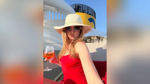 Alyona — Summer Holiday