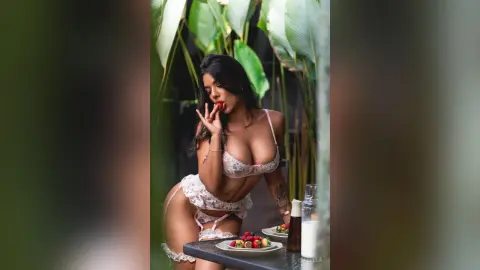 Isabella — Juicy
