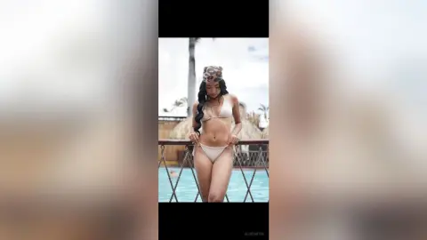 EllieCarter — Summer Time ! 👙
