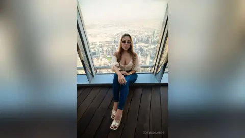 ZoeVillalobos — Hi from Dubai